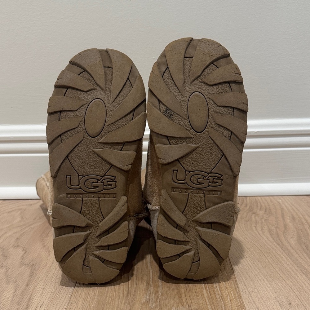 UGG Women's Tan Suede Winter Boots - Picture 4 of 6